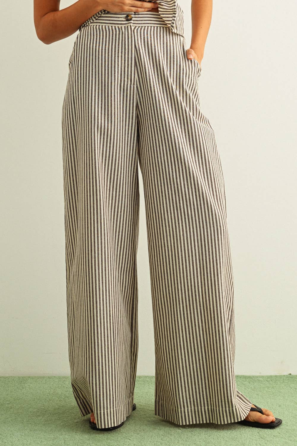 STRIPED PATTERN WIDE LEG TROUSER