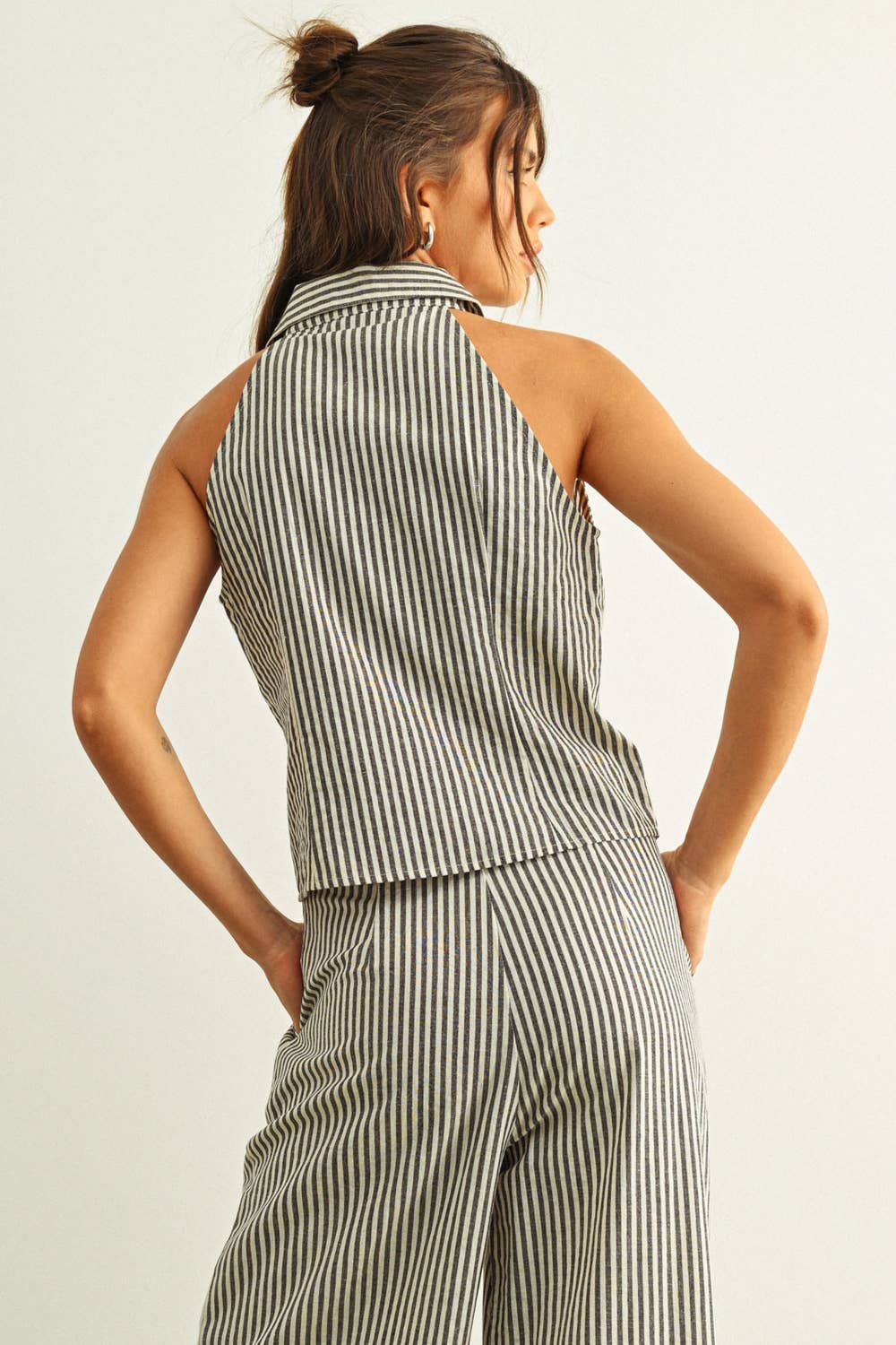 STRIPED PATTERN COLLARED BLOUSE