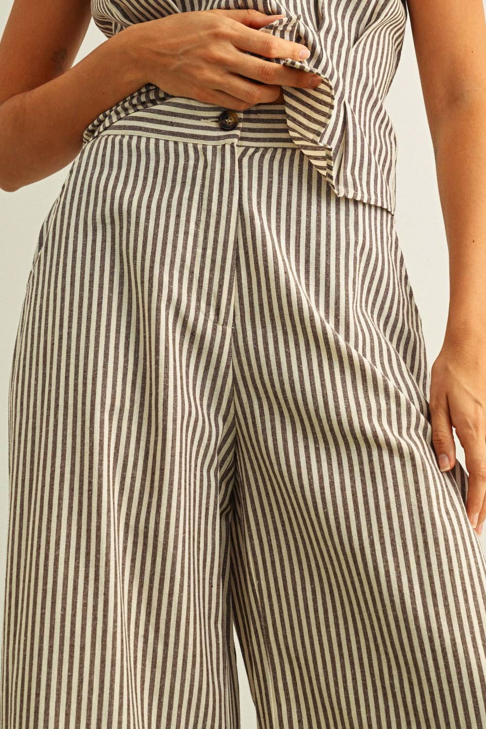 STRIPED PATTERN WIDE LEG TROUSER