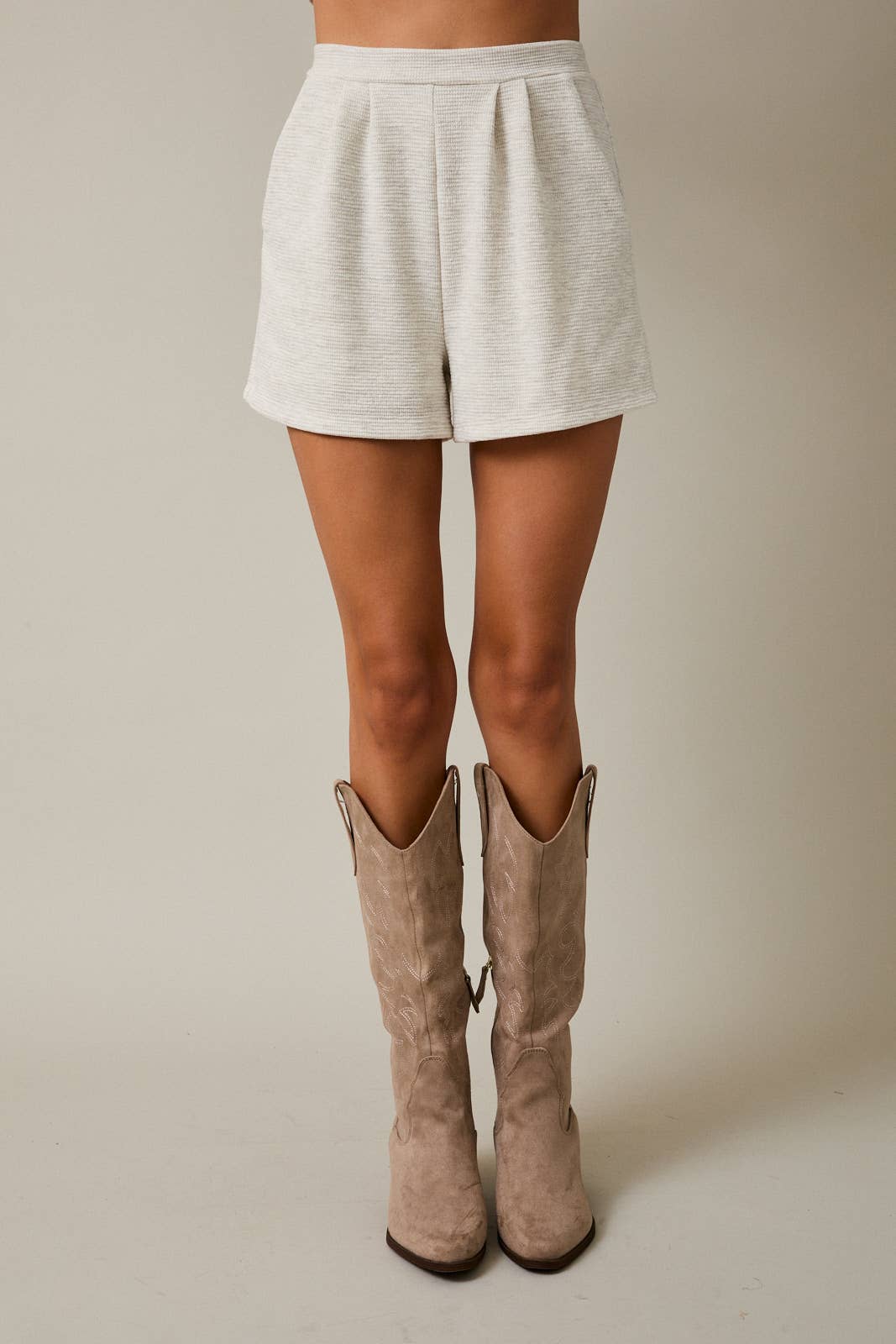 PLEATED DETAIL SHORTS