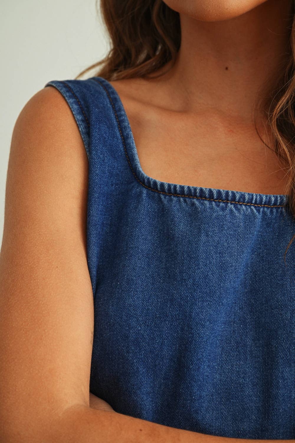 SOFT DENIM SLEEVELESS TOP